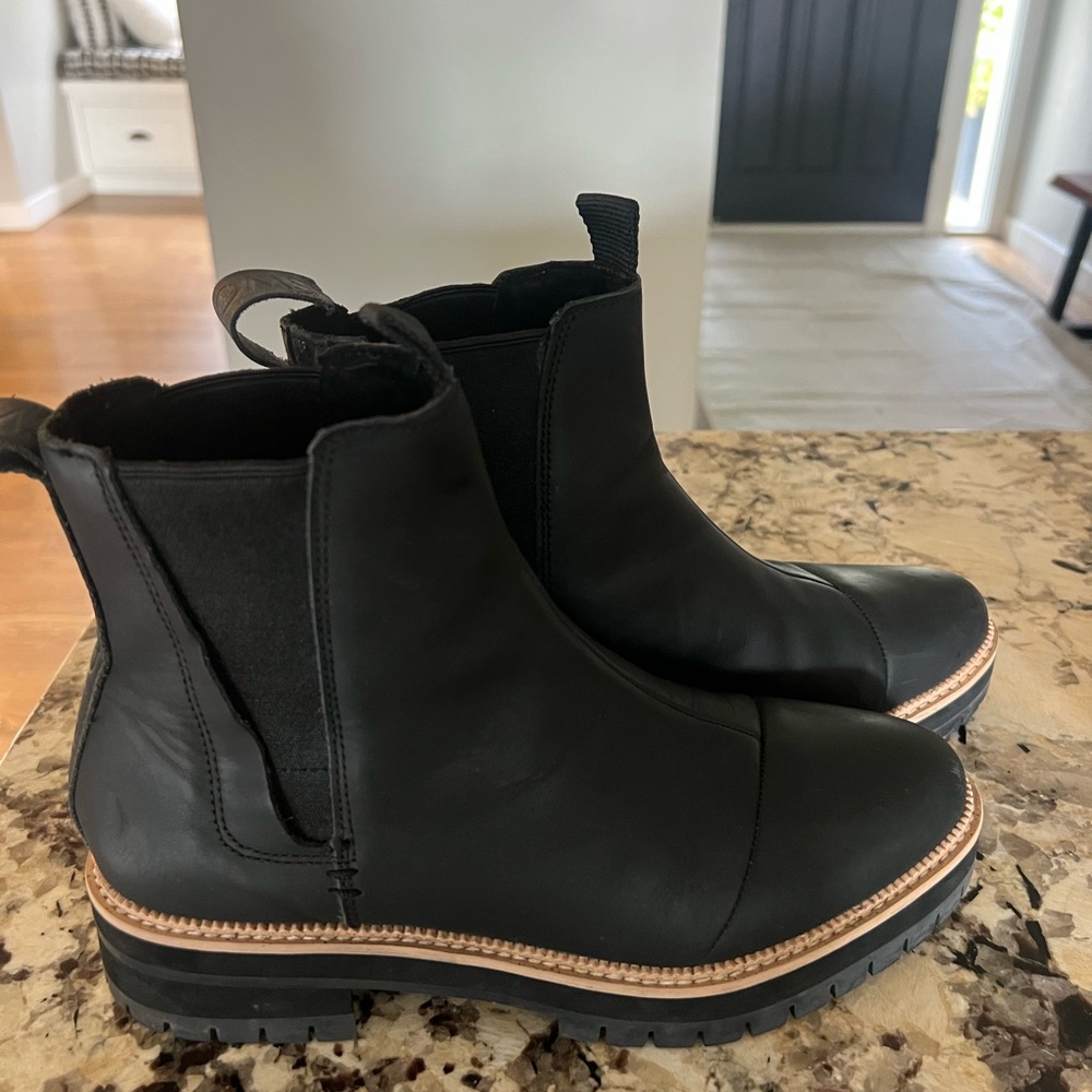 Toms Black Leather Chelsea Boots